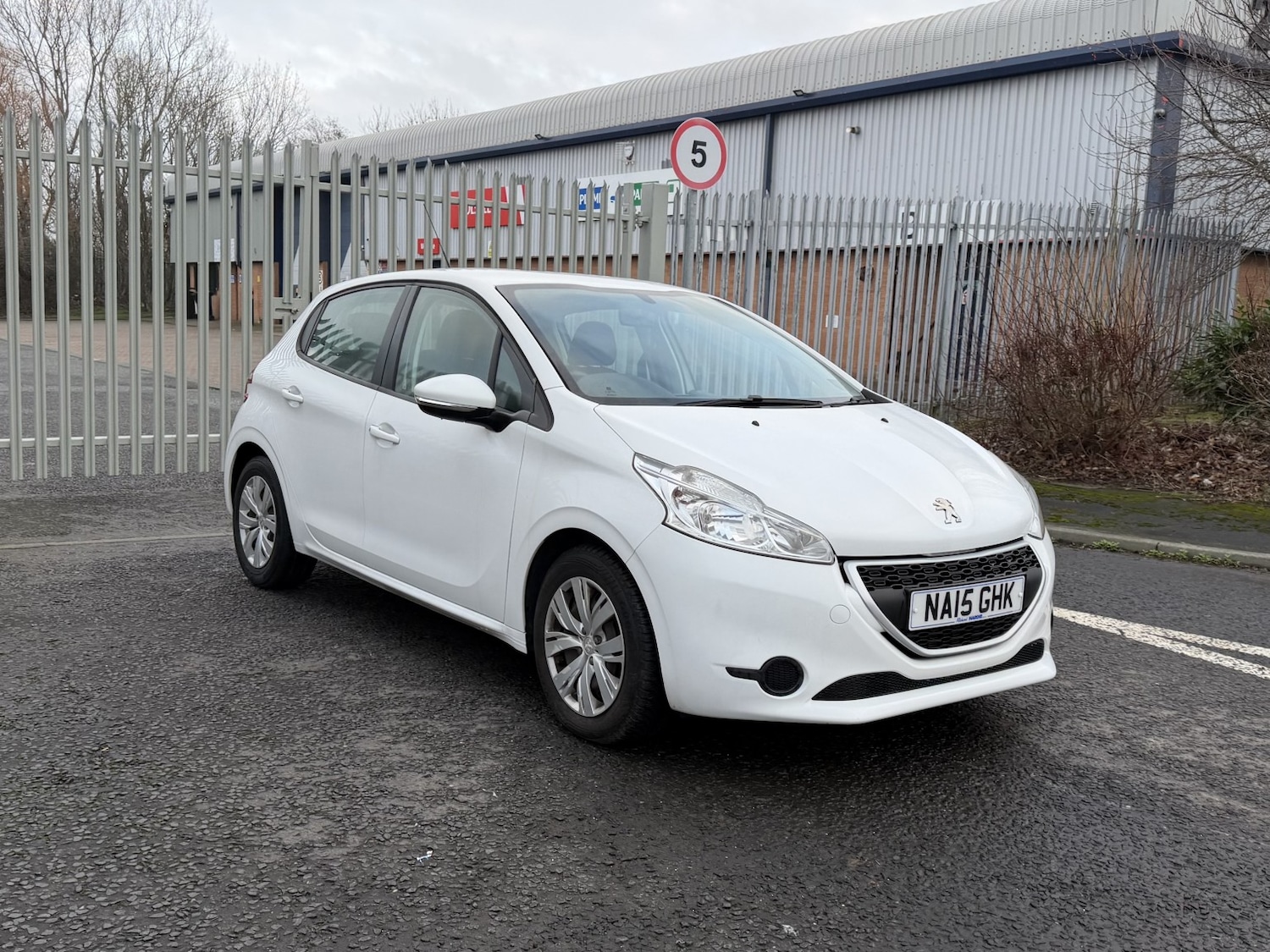 Used Peugeot 208 2015 for sale - 77314110: Photo 1