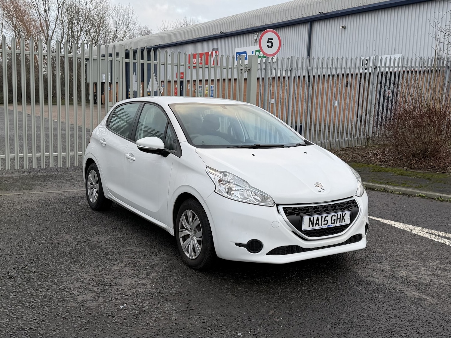 Used Peugeot 208 2015 for sale - 77314110: Photo 17