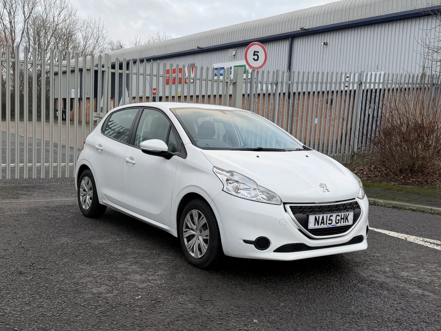 Used Peugeot 208 2015 for sale - 77314110: Photo 18