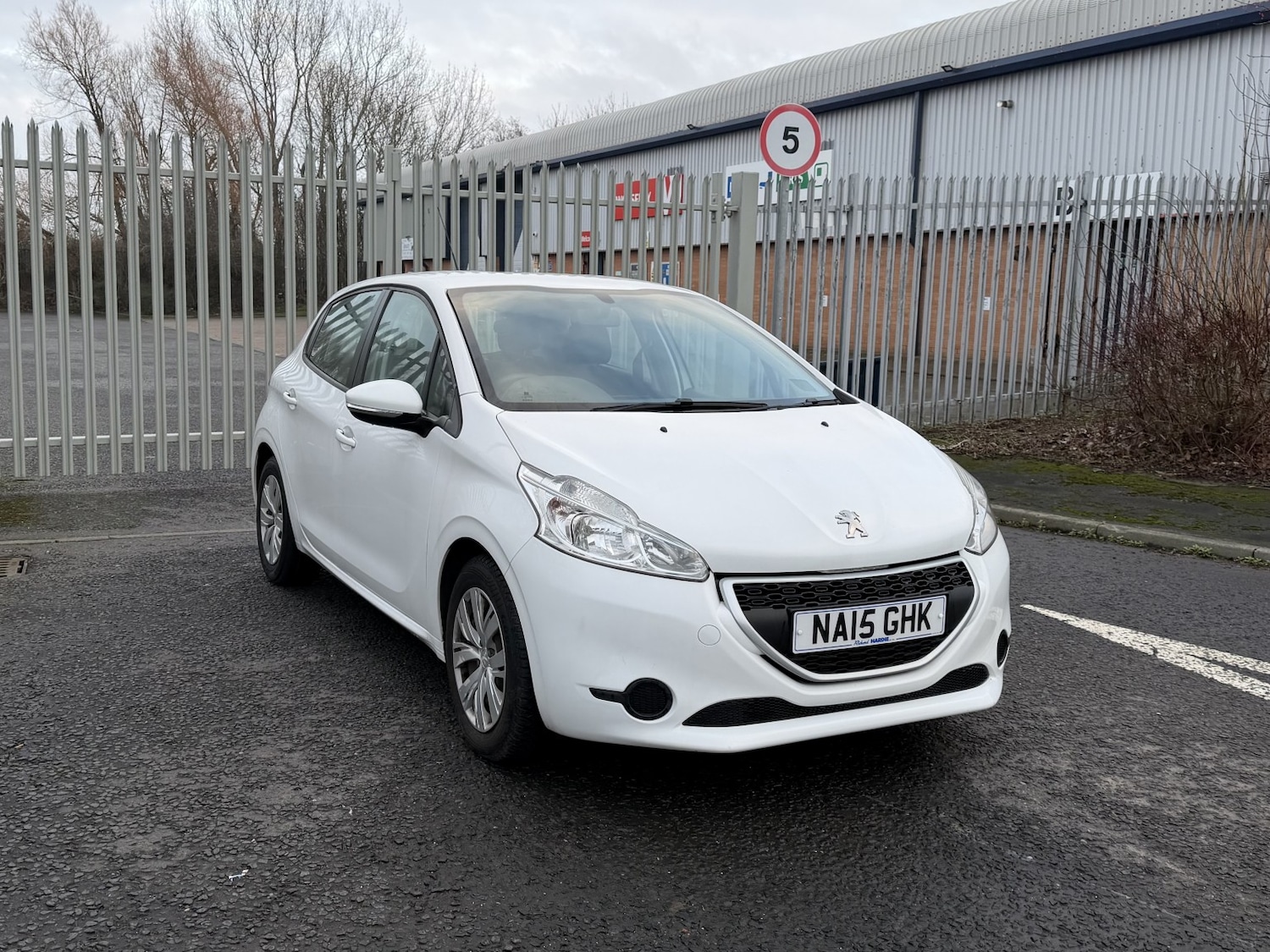 Used Peugeot 208 2015 for sale - 77314110: Photo 3