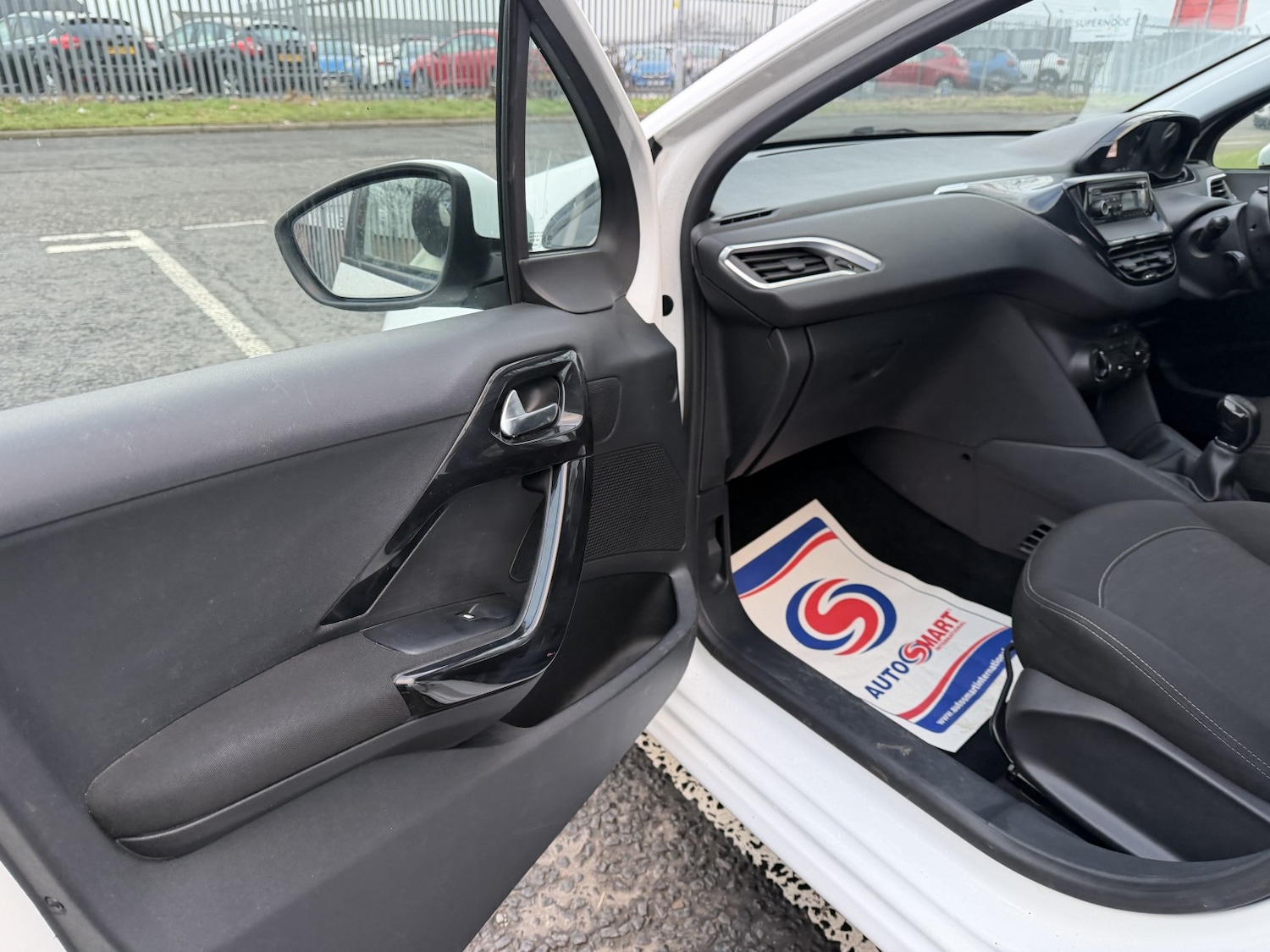 Used Peugeot 208 2015 for sale - 77314110: Photo 30