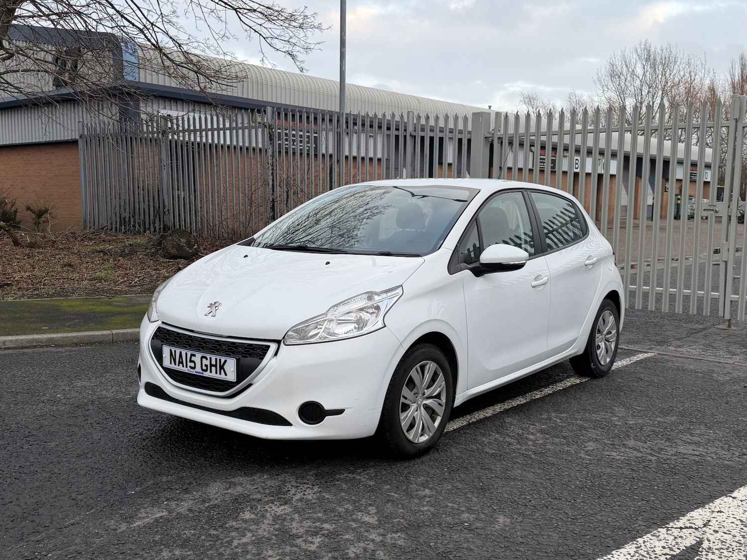 Used Peugeot 208 2015 for sale - 77314110: Photo 5
