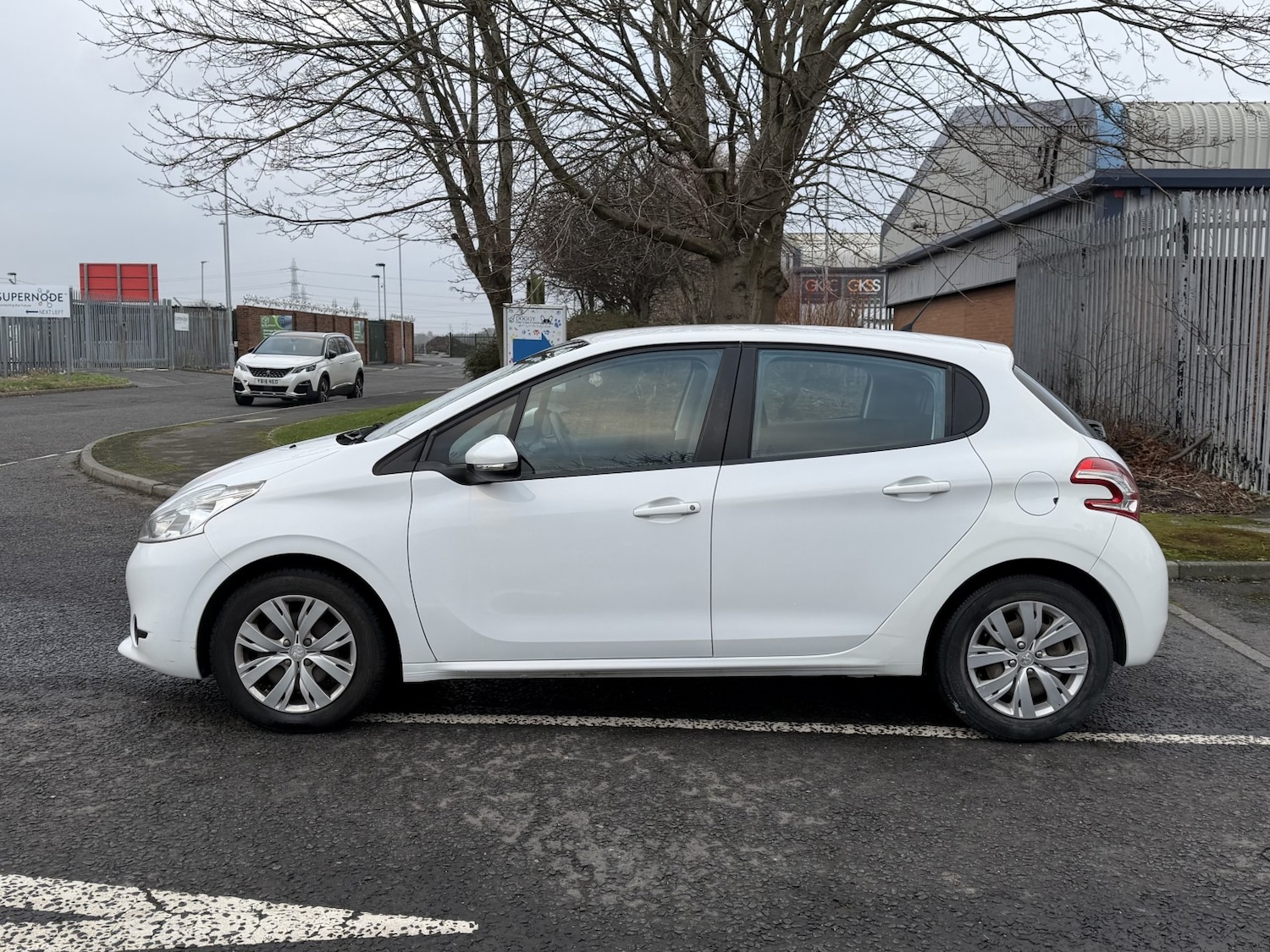 Used Peugeot 208 2015 for sale - 77314110: Photo 8