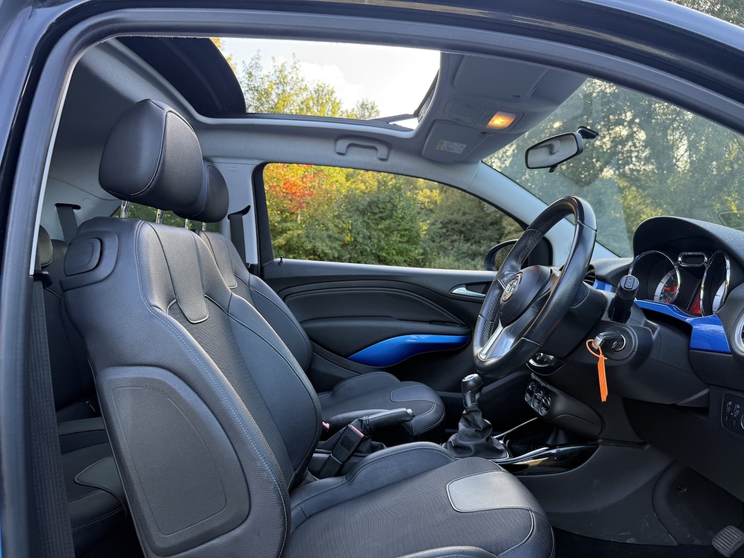 Used Vauxhall ADAM 2015 for sale - 77977182: Photo 3