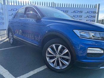 Used Volkswagen T-Roc 2018 for sale - 79571597: Photo