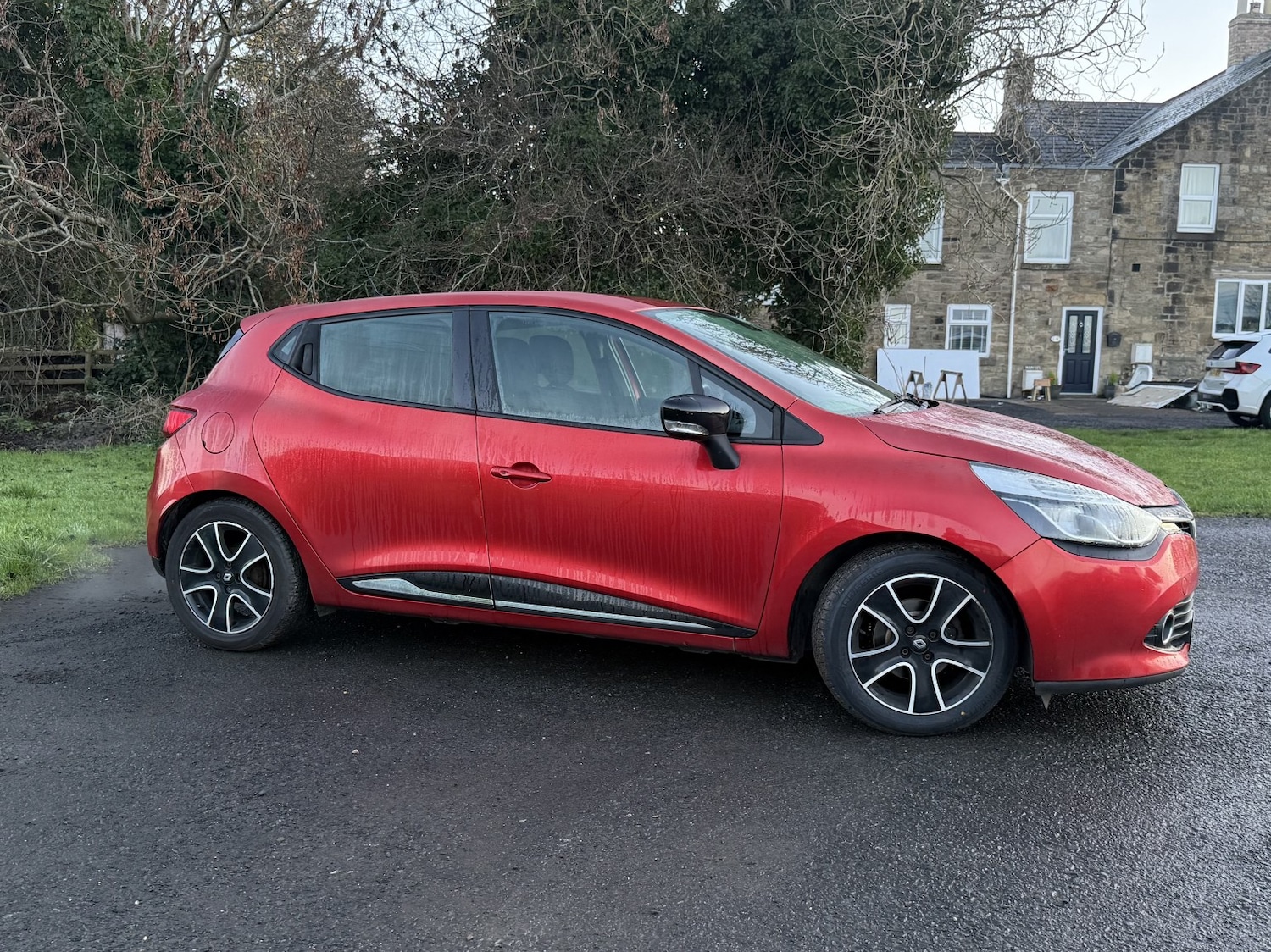 Used Renault Clio 2015 for sale - 76807259: Photo 10