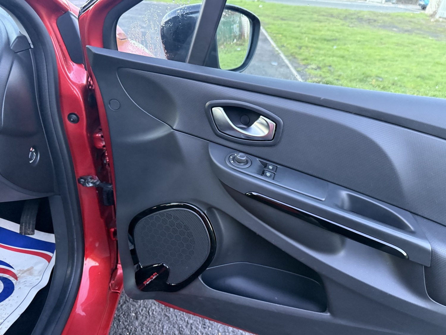 Used Renault Clio 2015 for sale - 76807259: Photo 38