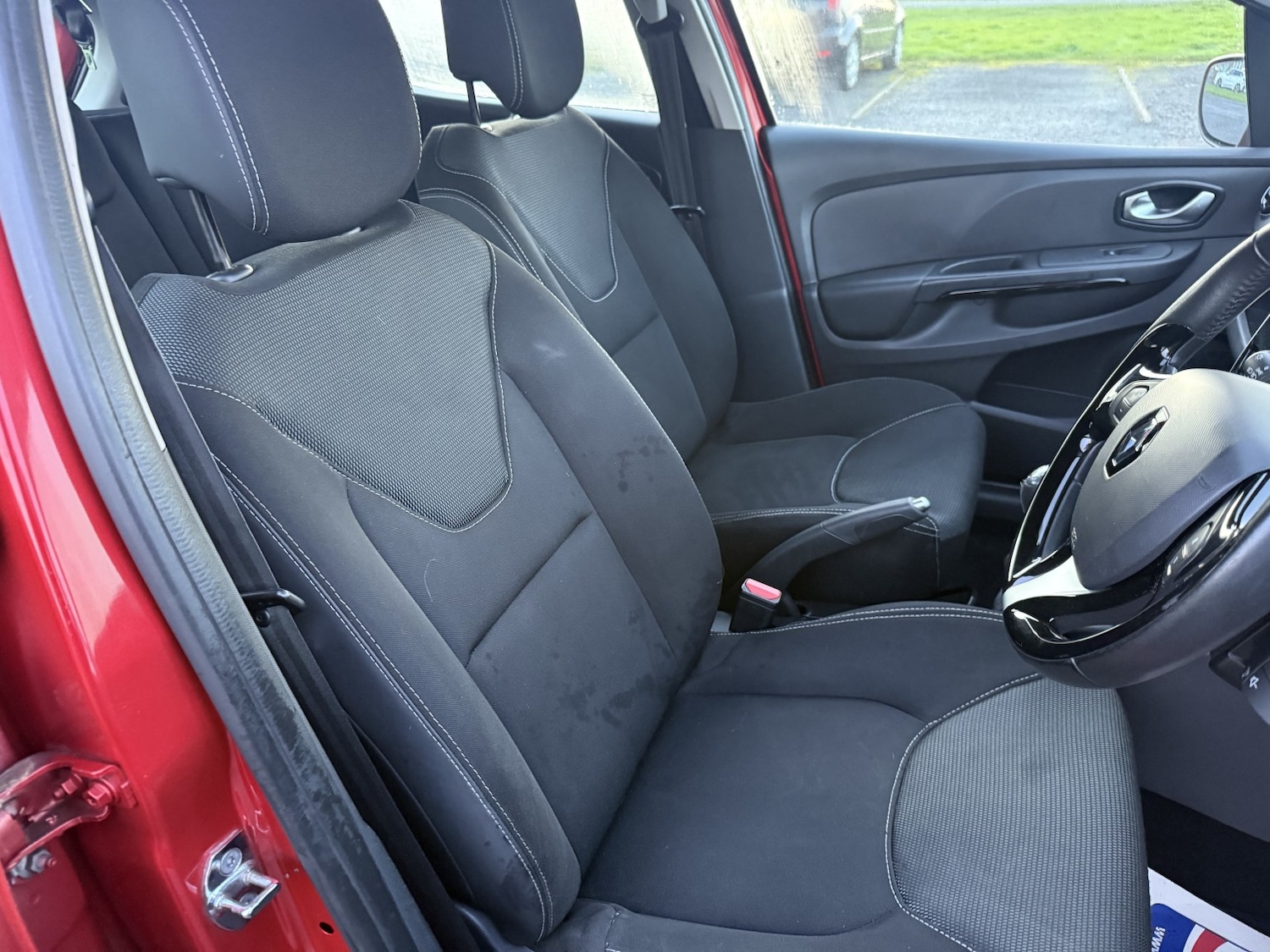 Used Renault Clio 2015 for sale - 76807259: Photo 40