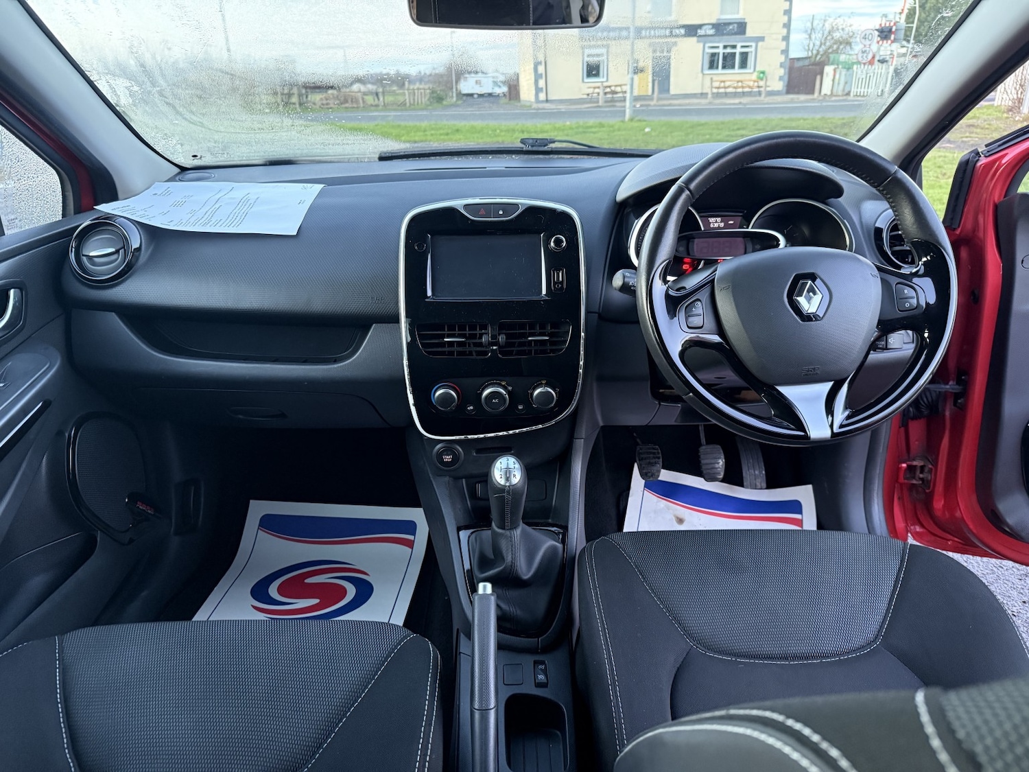 Used Renault Clio 2015 for sale - 76807259: Photo 42