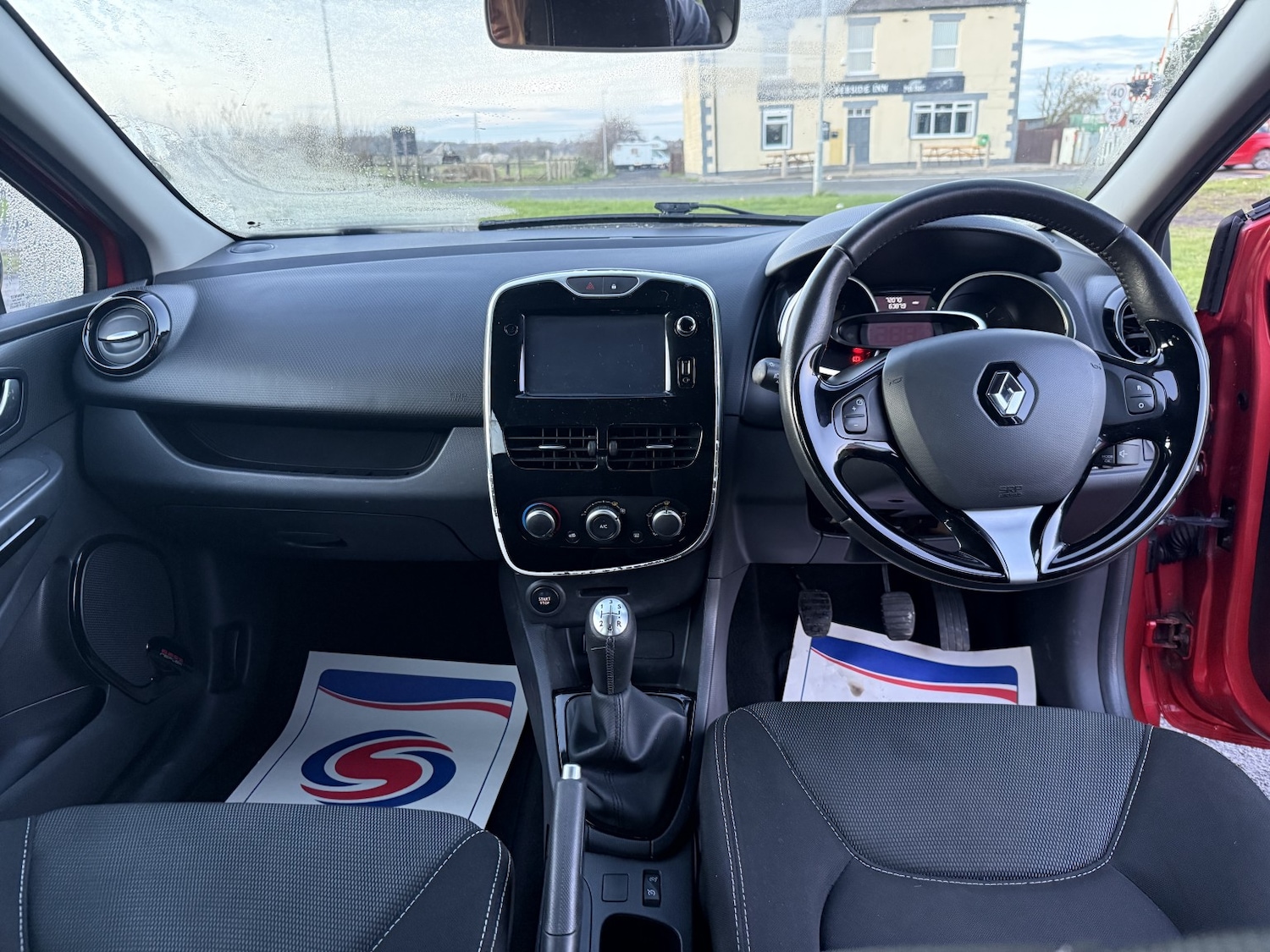 Used Renault Clio 2015 for sale - 76807259: Photo 45