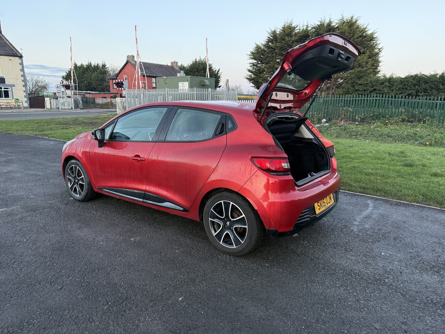 Used Renault Clio 2015 for sale - 76807259: Photo 54