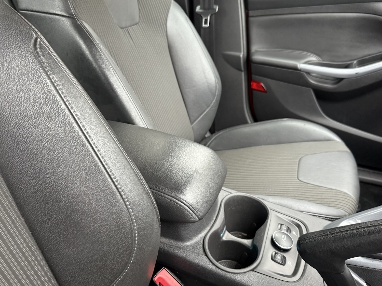 Used Ford Focus 2013 for sale - 76554009: Photo 37