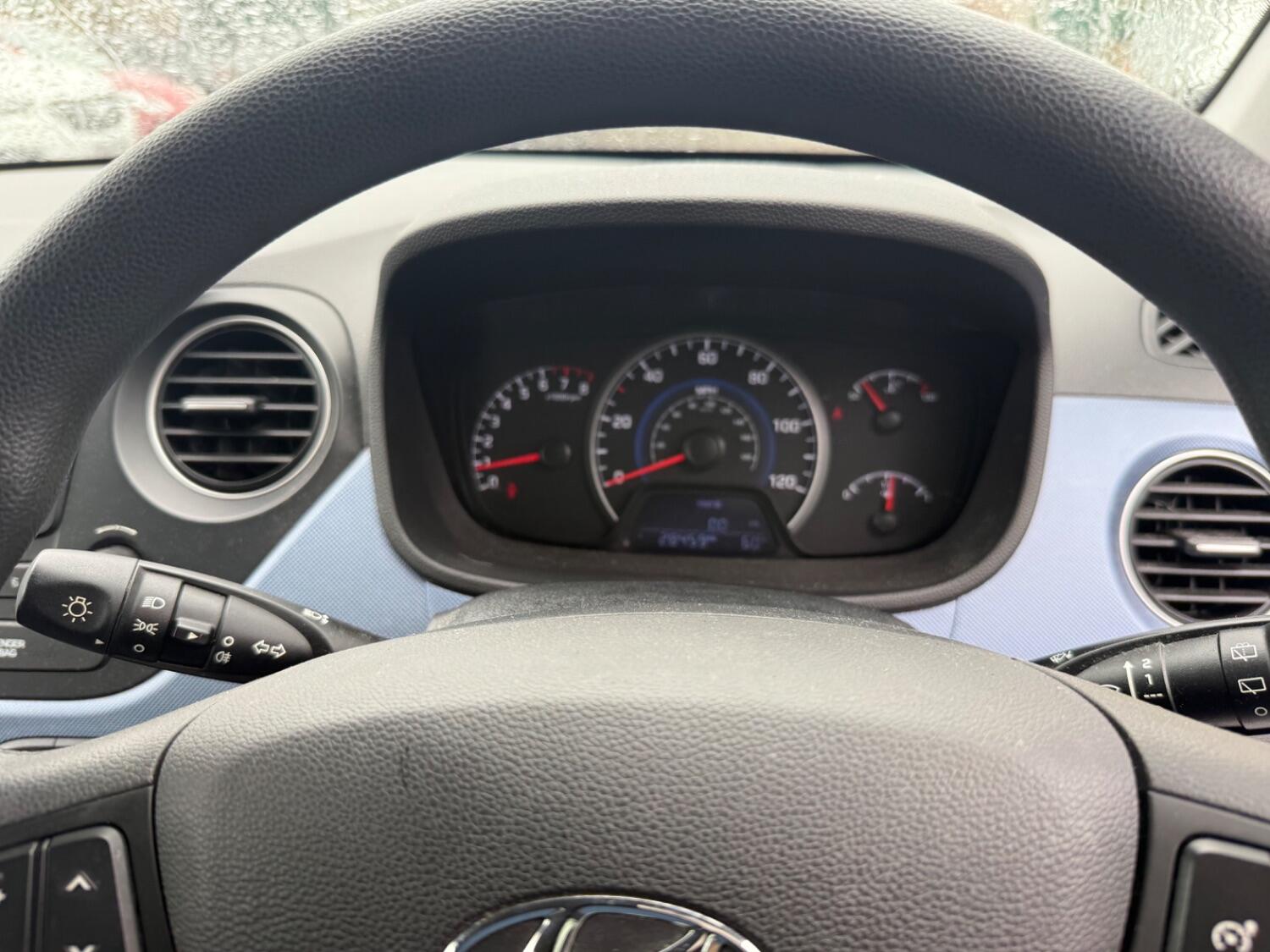 Used Hyundai i10 2015 for sale - 76794365: Photo 39