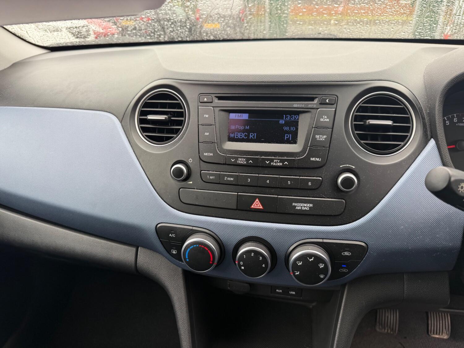 Used Hyundai i10 2015 for sale - 76794365: Photo 40