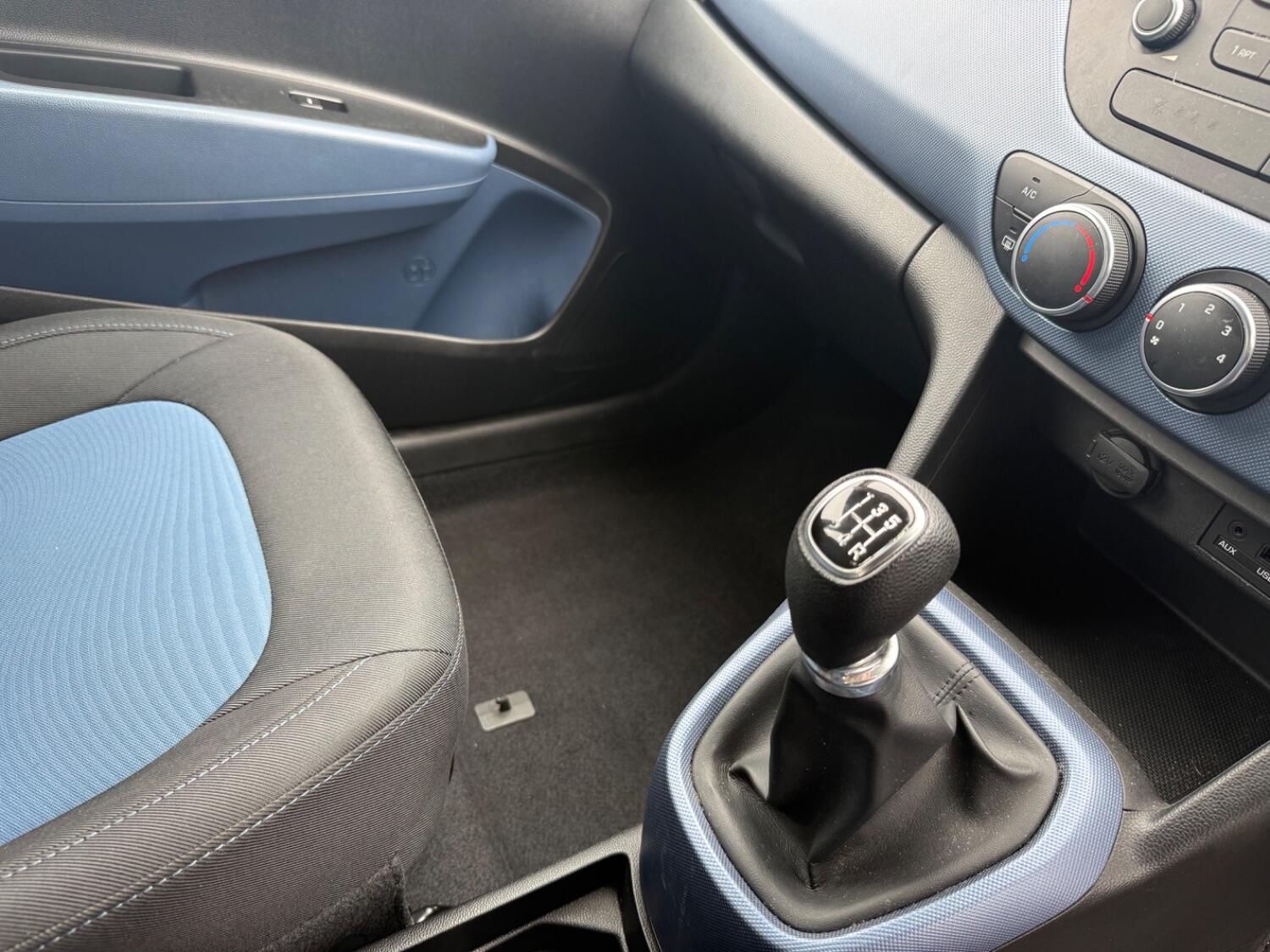 Used Hyundai i10 2015 for sale - 76794365: Photo 44