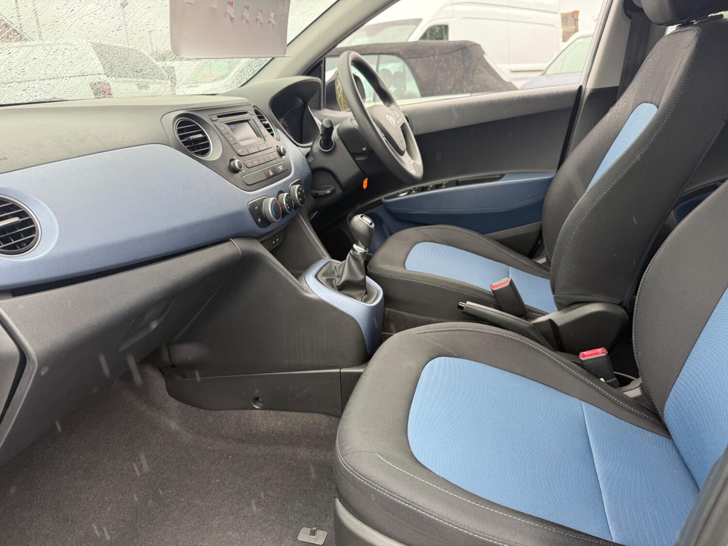 Used Hyundai i10 2015 for sale - 76794365: Photo 51