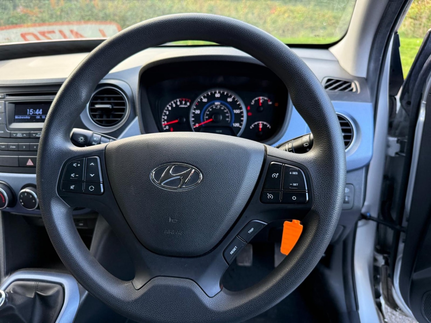 Used Hyundai i10 2015 for sale - 76794365: Photo 63