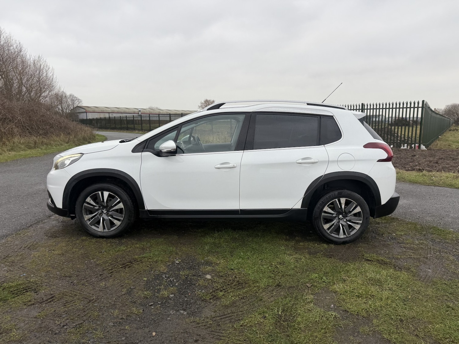 Used Peugeot 2008 2016 for sale - 77977176: Photo 3