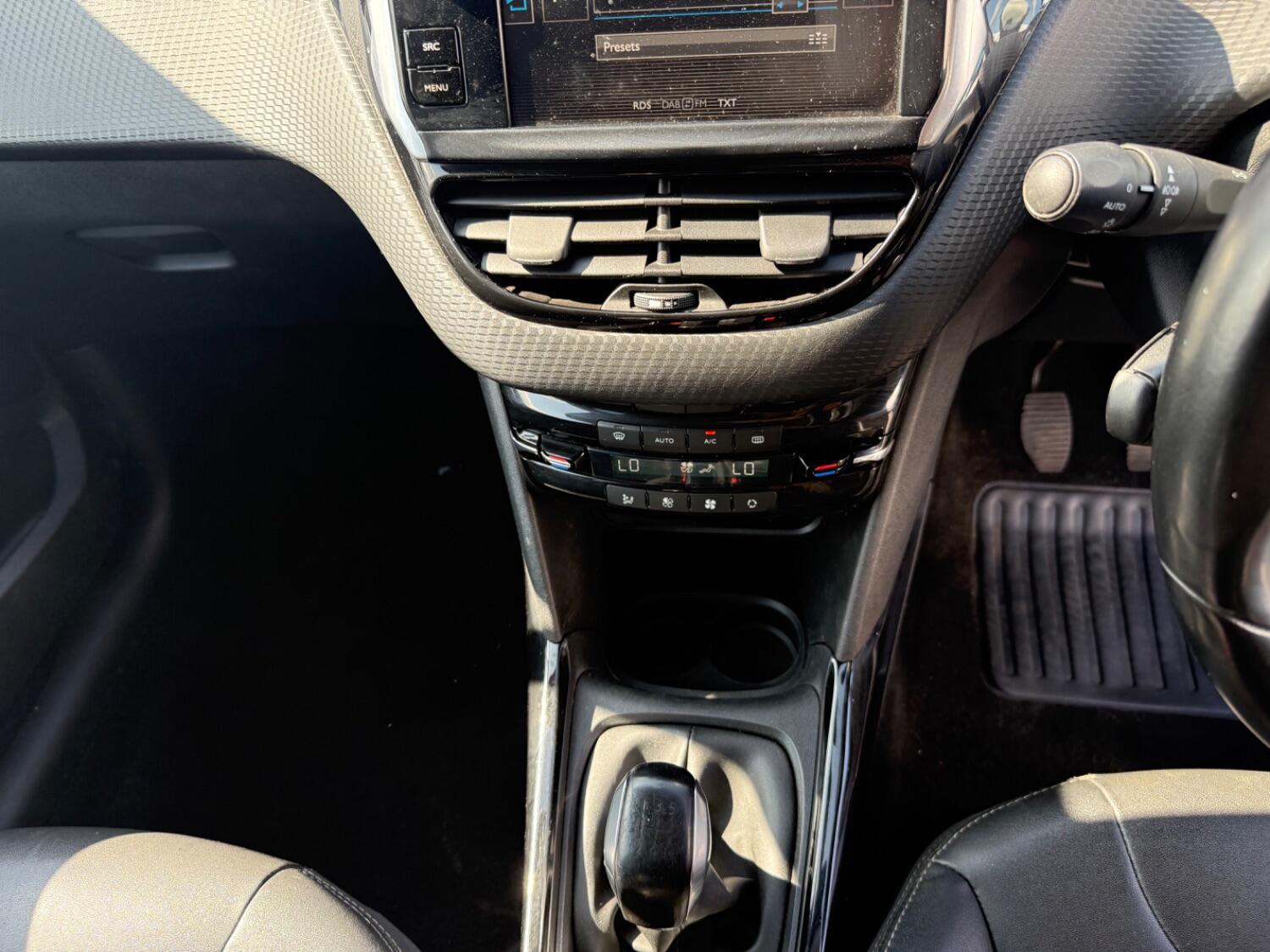 Used Peugeot 2008 2016 for sale - 76107328: Photo 27