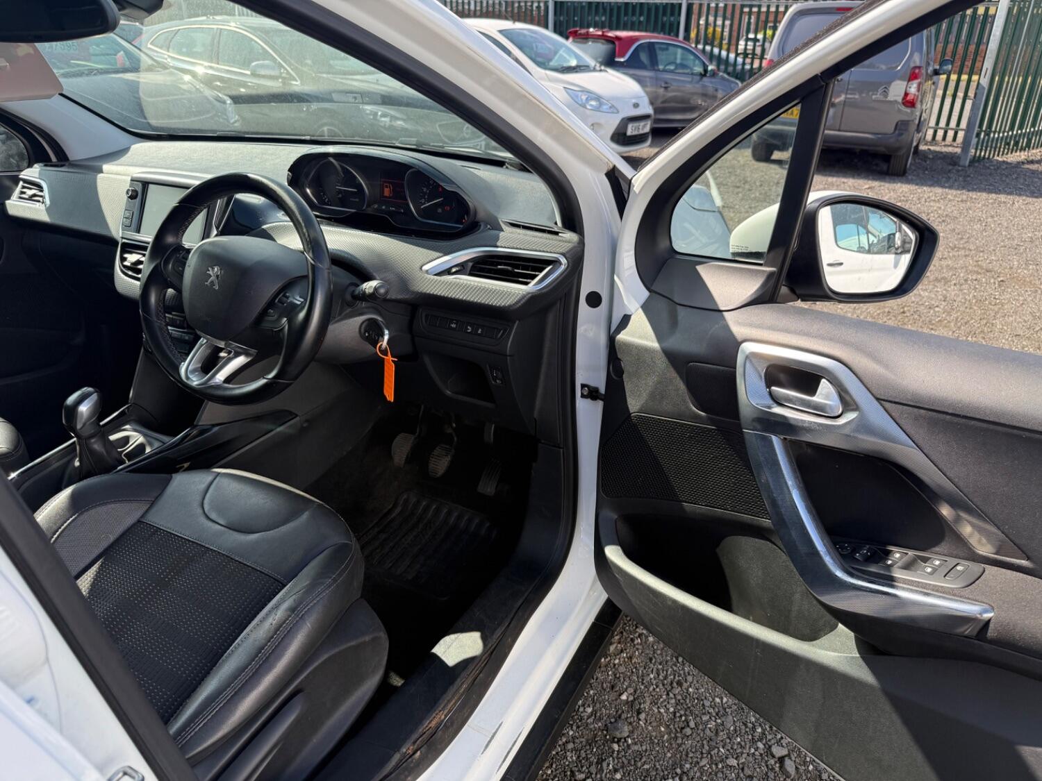 Used Peugeot 2008 2016 for sale - 76107328: Photo 33