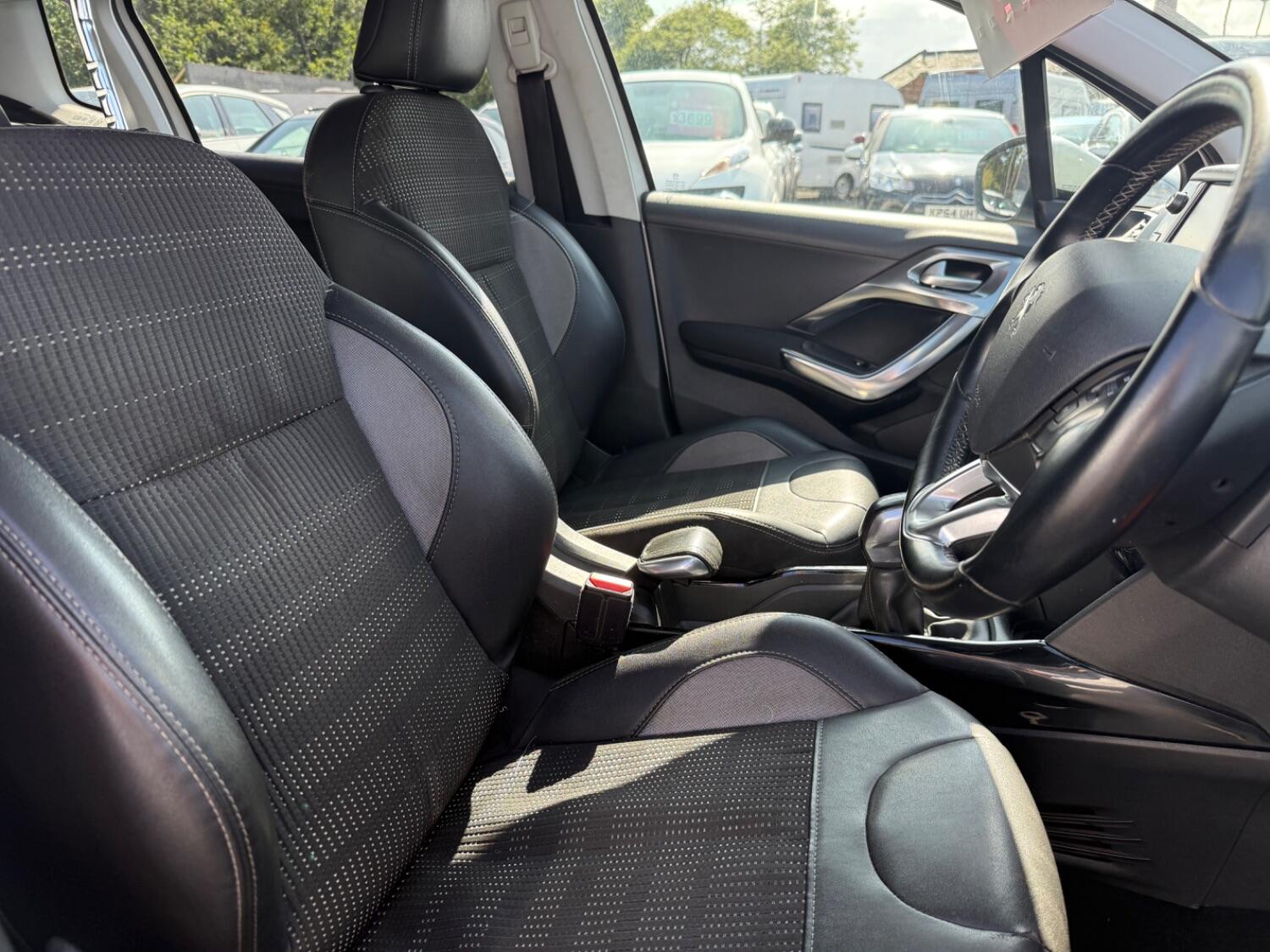 Used Peugeot 2008 2016 for sale - 76107328: Photo 35