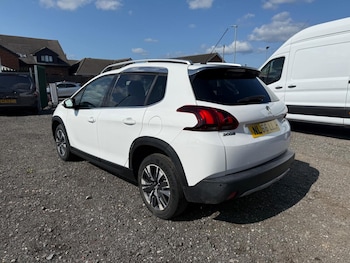 Used Peugeot 2008 2016 for sale - 76107328: Photo