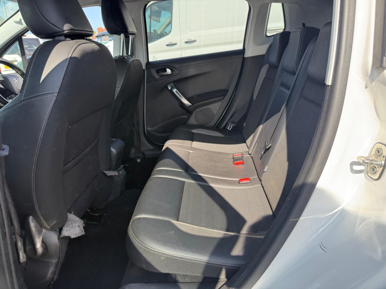 Used Peugeot 2008 2016 for sale - 76107328: Photo 40