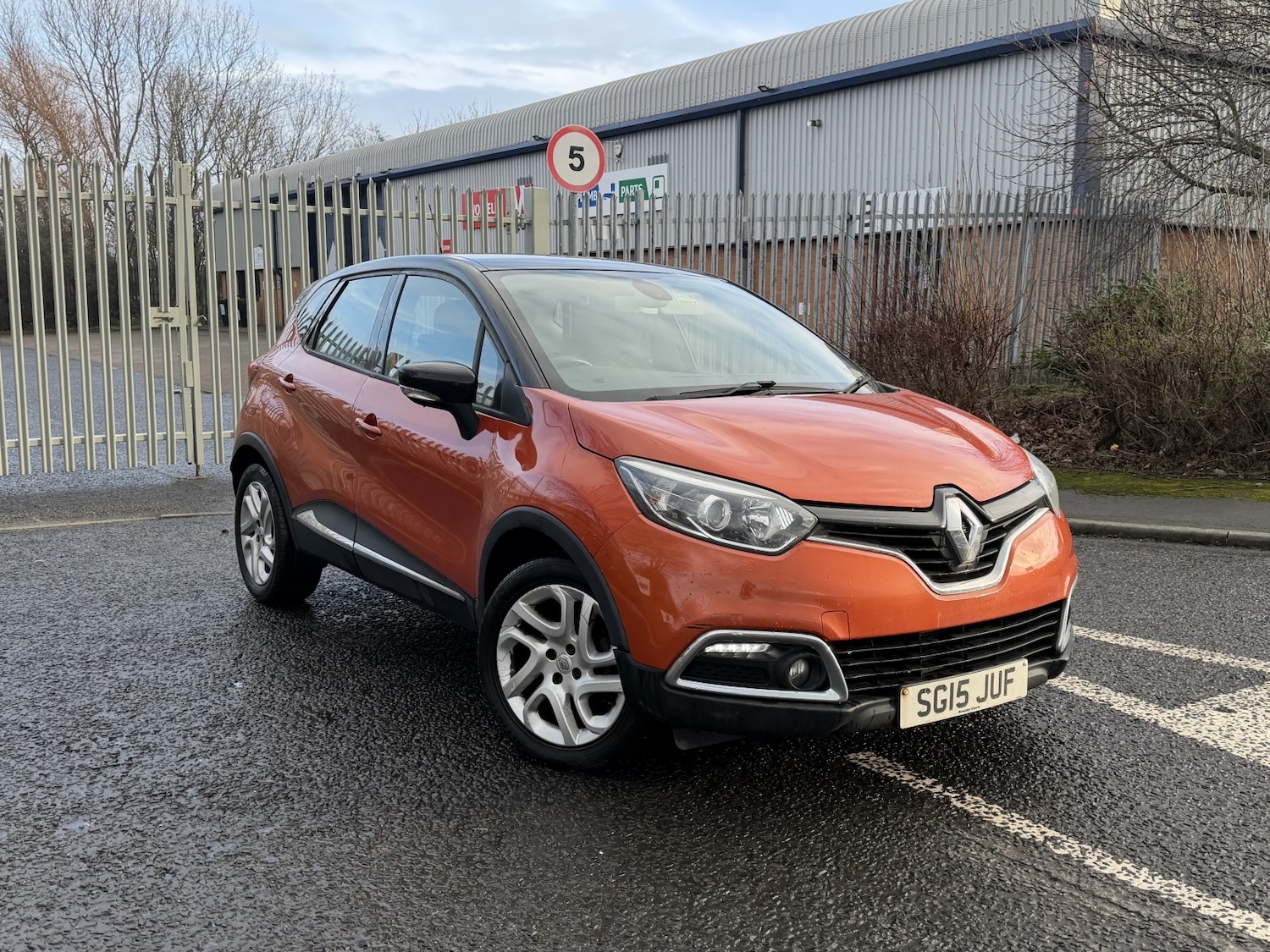 Used Renault Captur 2015 for sale - 77403651: Photo 6