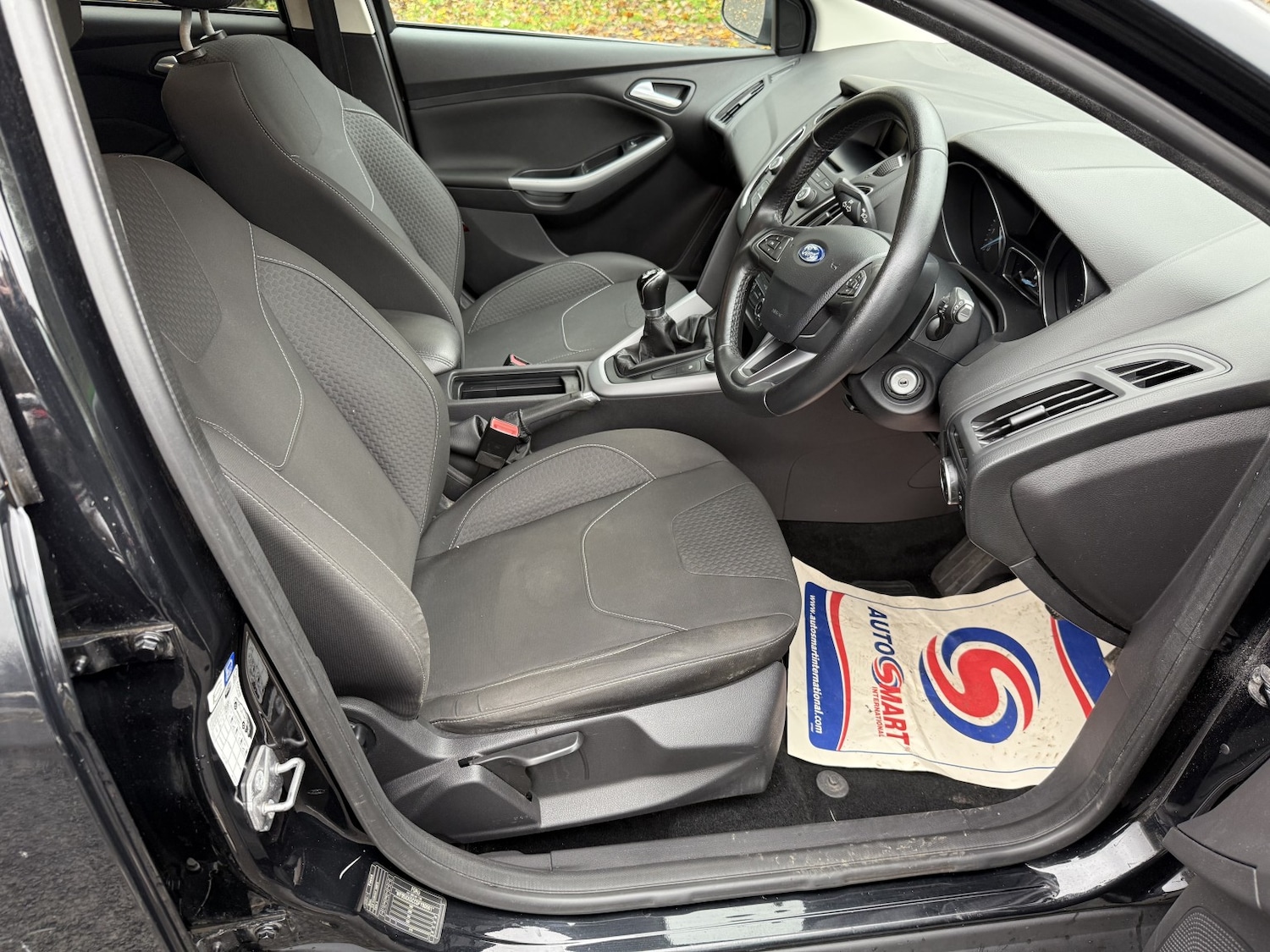 Used Ford Focus 2015 for sale - 76553978: Photo 2