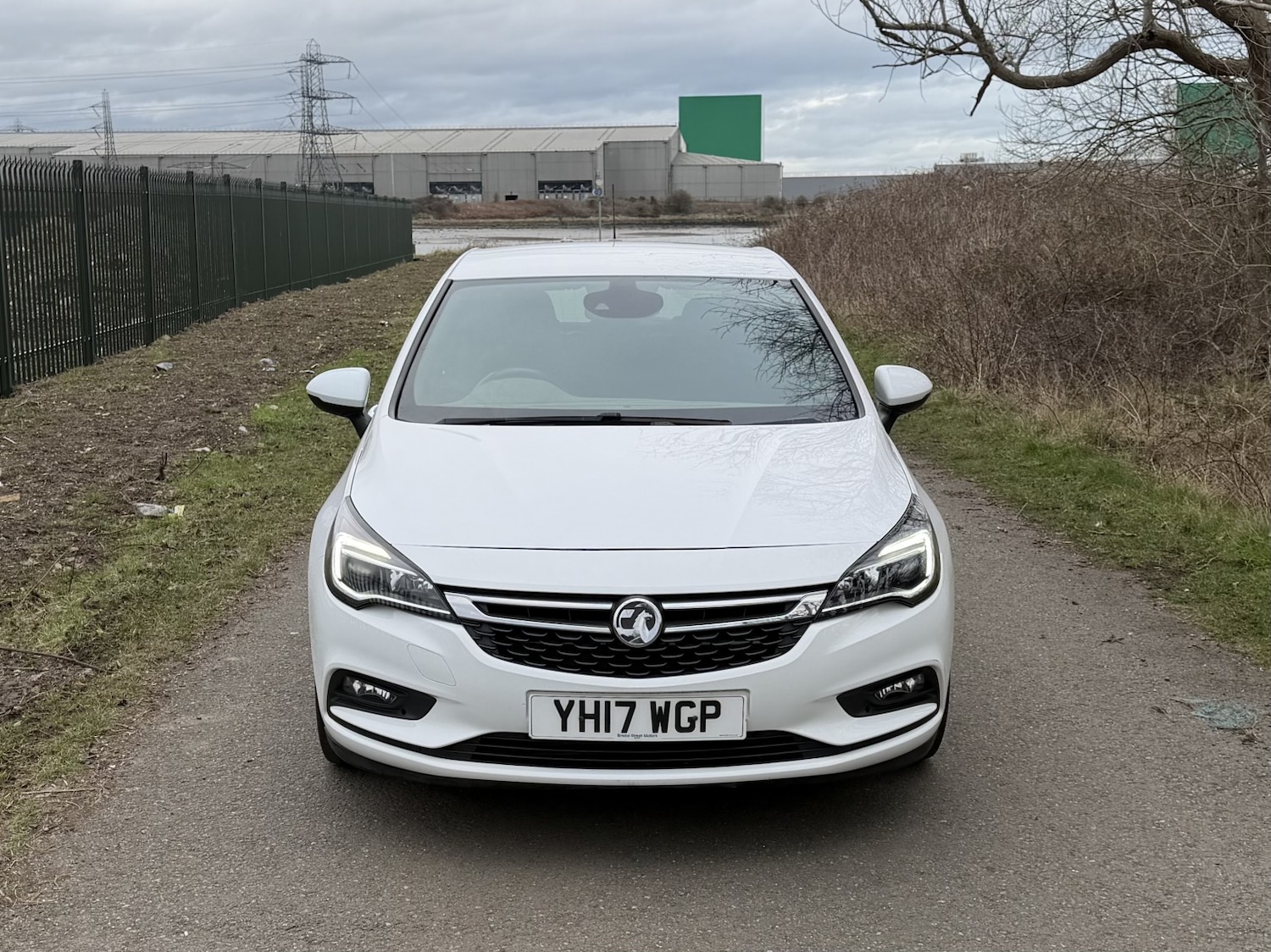 Used Vauxhall Astra 2017 for sale - 77675646: Photo 2