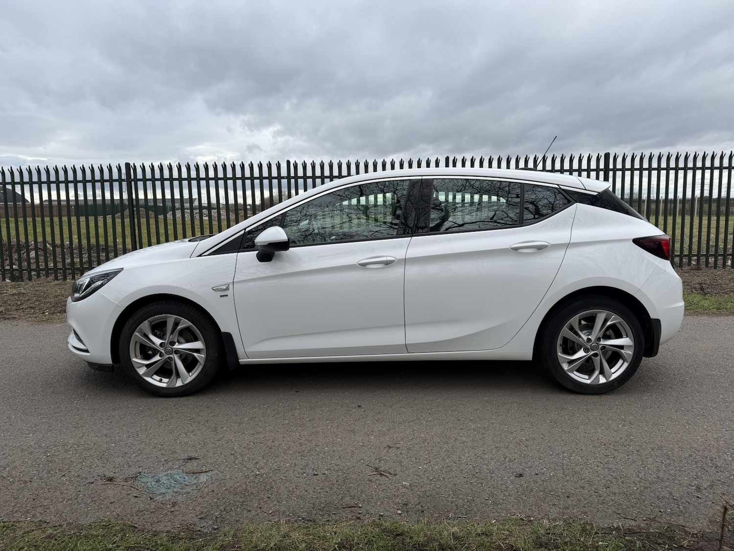 Used Vauxhall Astra 2017 for sale - 77675646: Photo 4