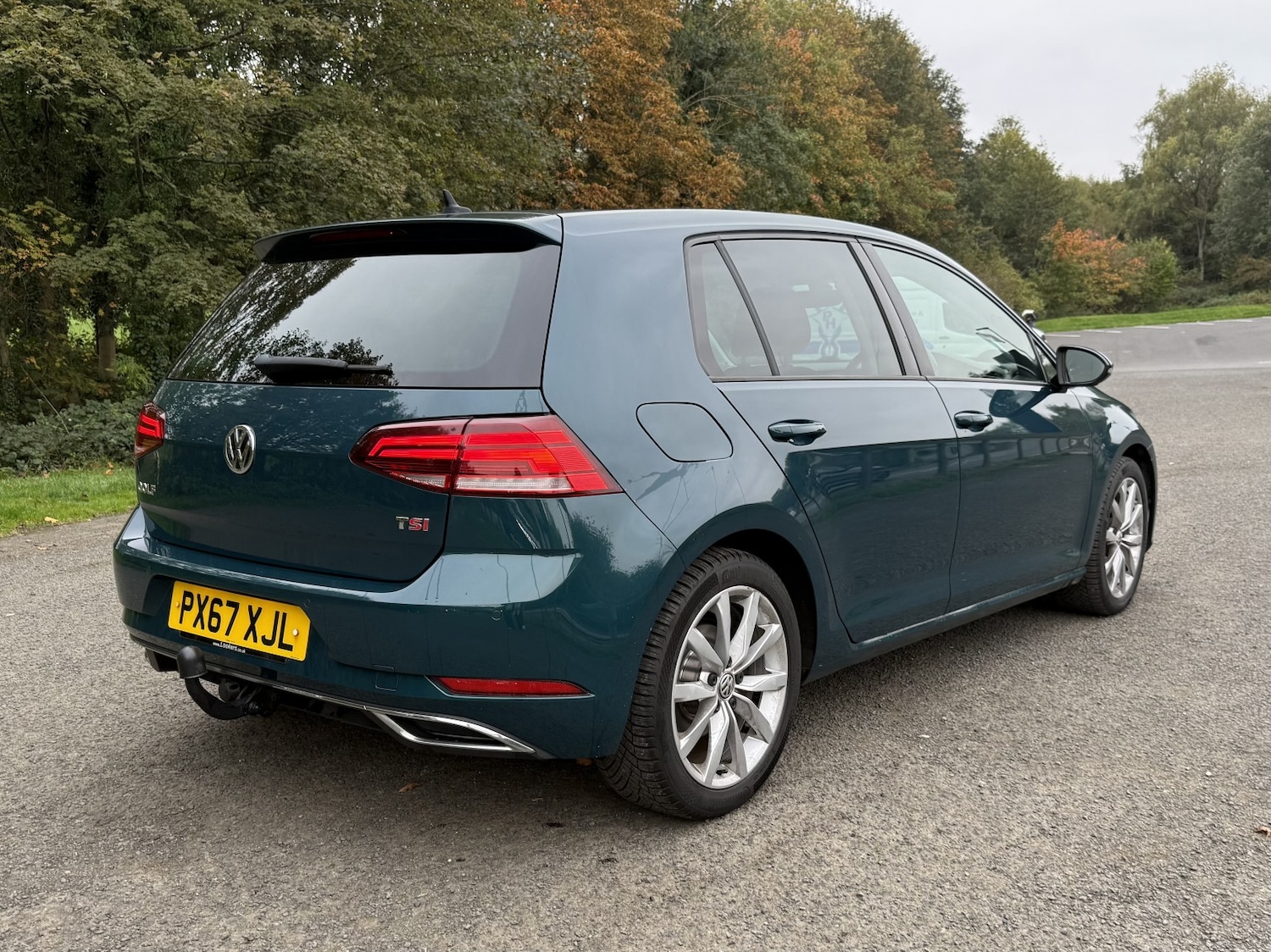 Used Volkswagen Golf 2017 for sale - 76312433: Photo 3