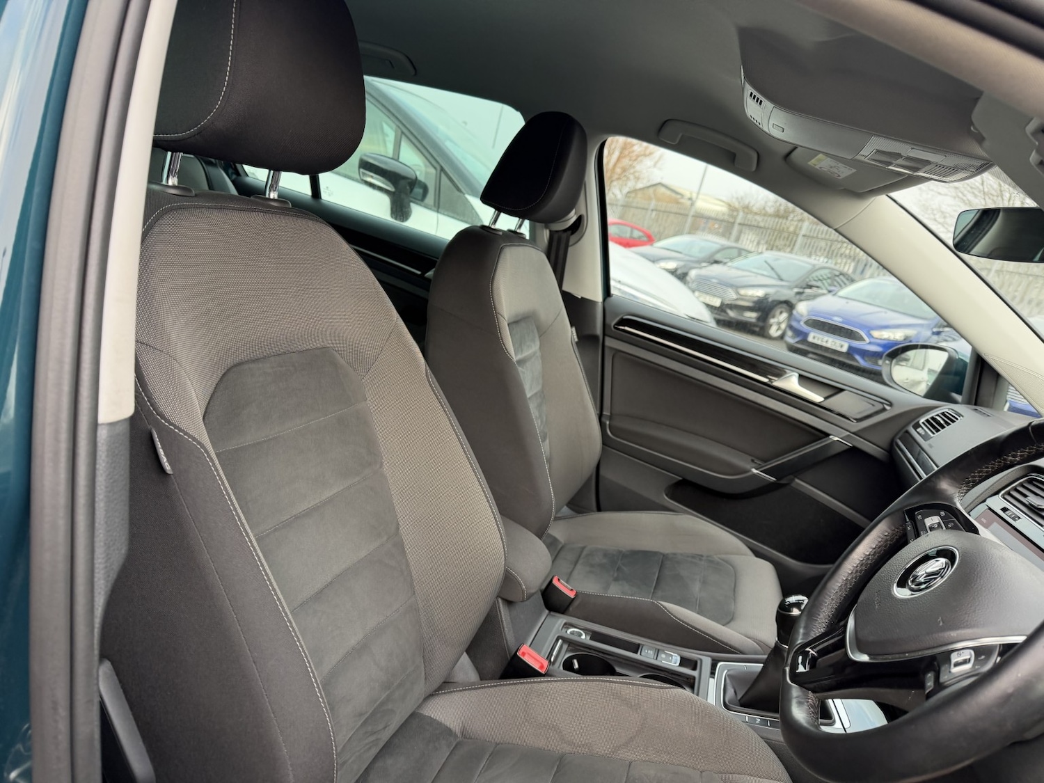 Used Volkswagen Golf 2017 for sale - 76312433: Photo 41