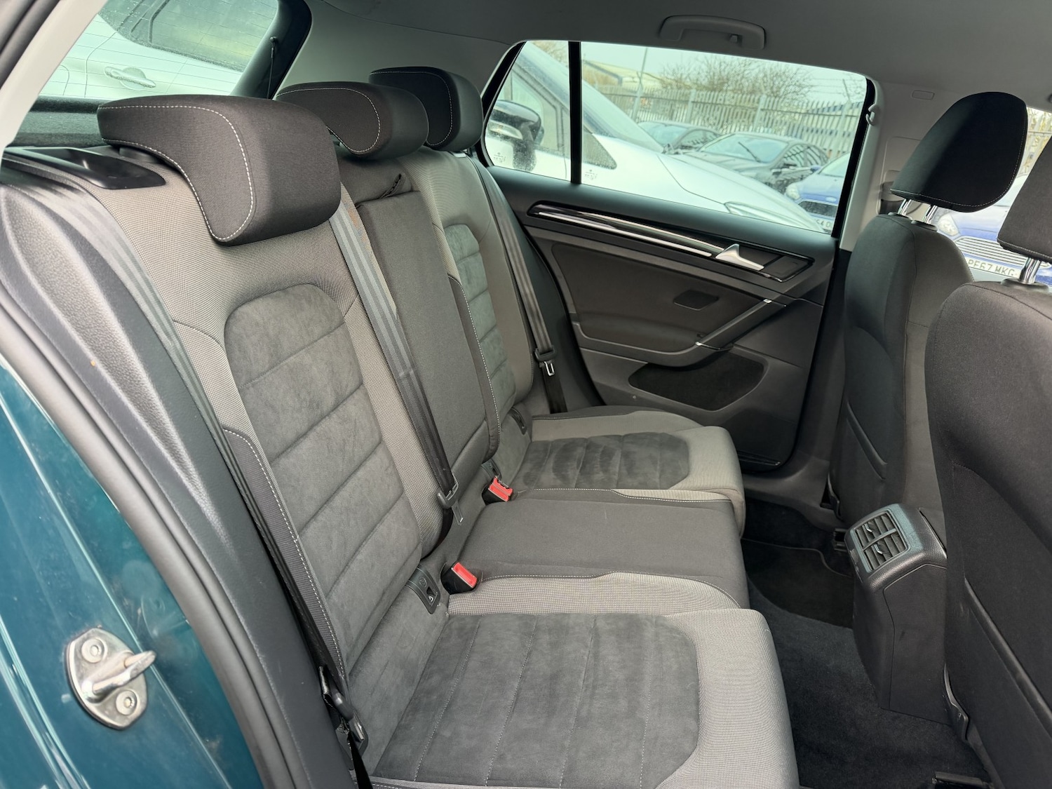 Used Volkswagen Golf 2017 for sale - 76312433: Photo 47