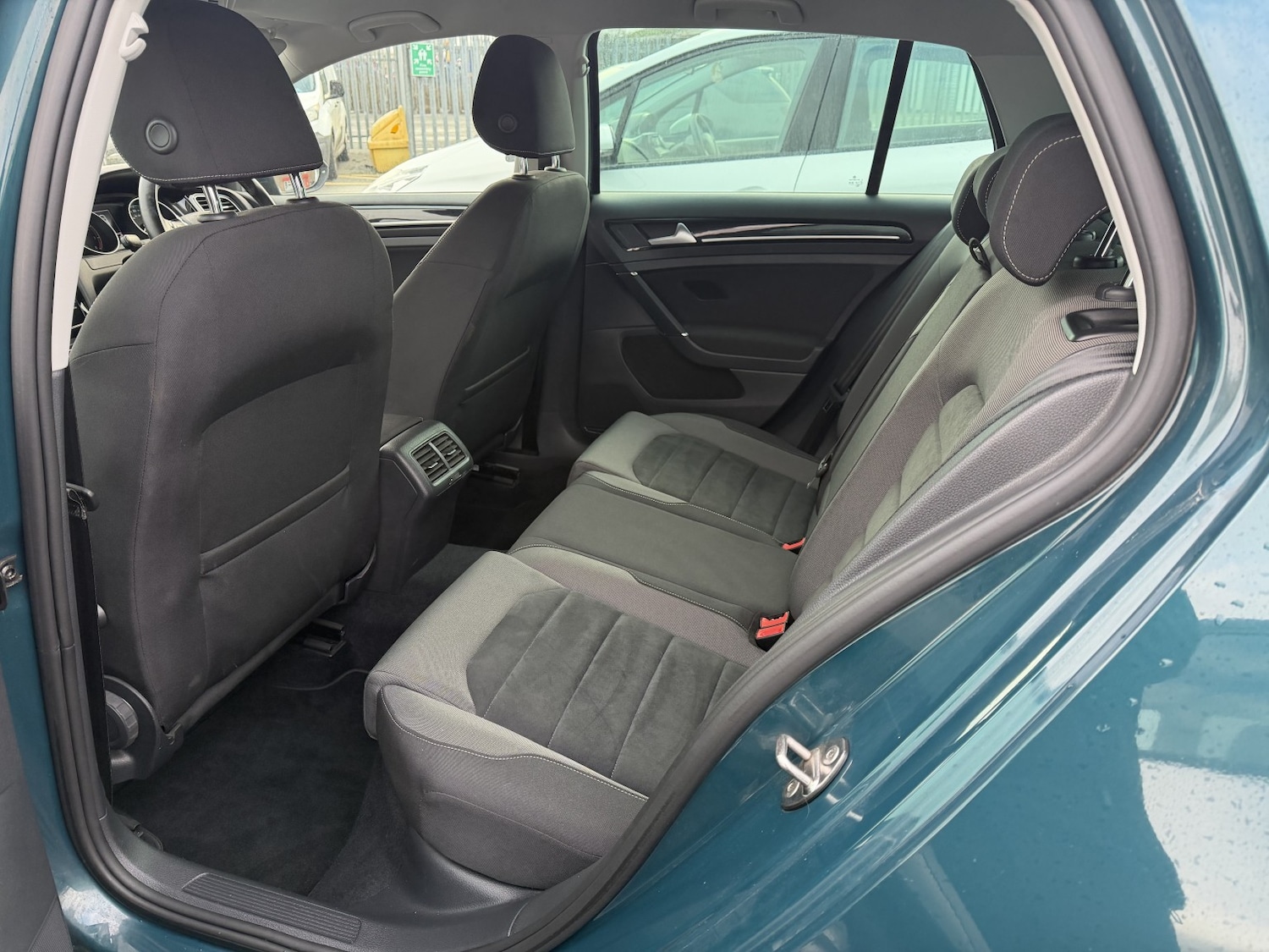 Used Volkswagen Golf 2017 for sale - 76312433: Photo 50