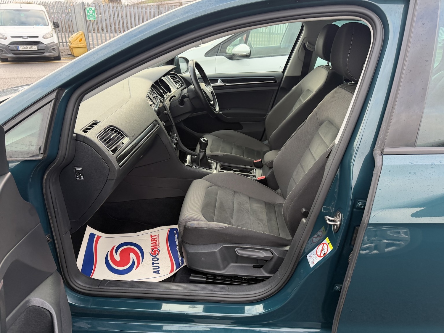 Used Volkswagen Golf 2017 for sale - 76312433: Photo 57