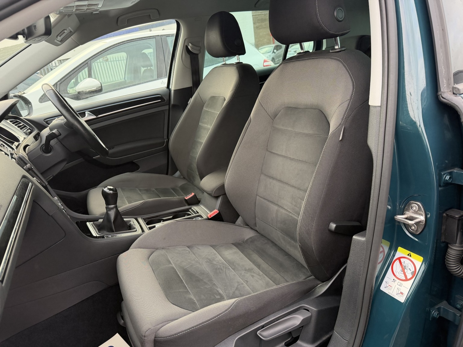 Used Volkswagen Golf 2017 for sale - 76312433: Photo 58