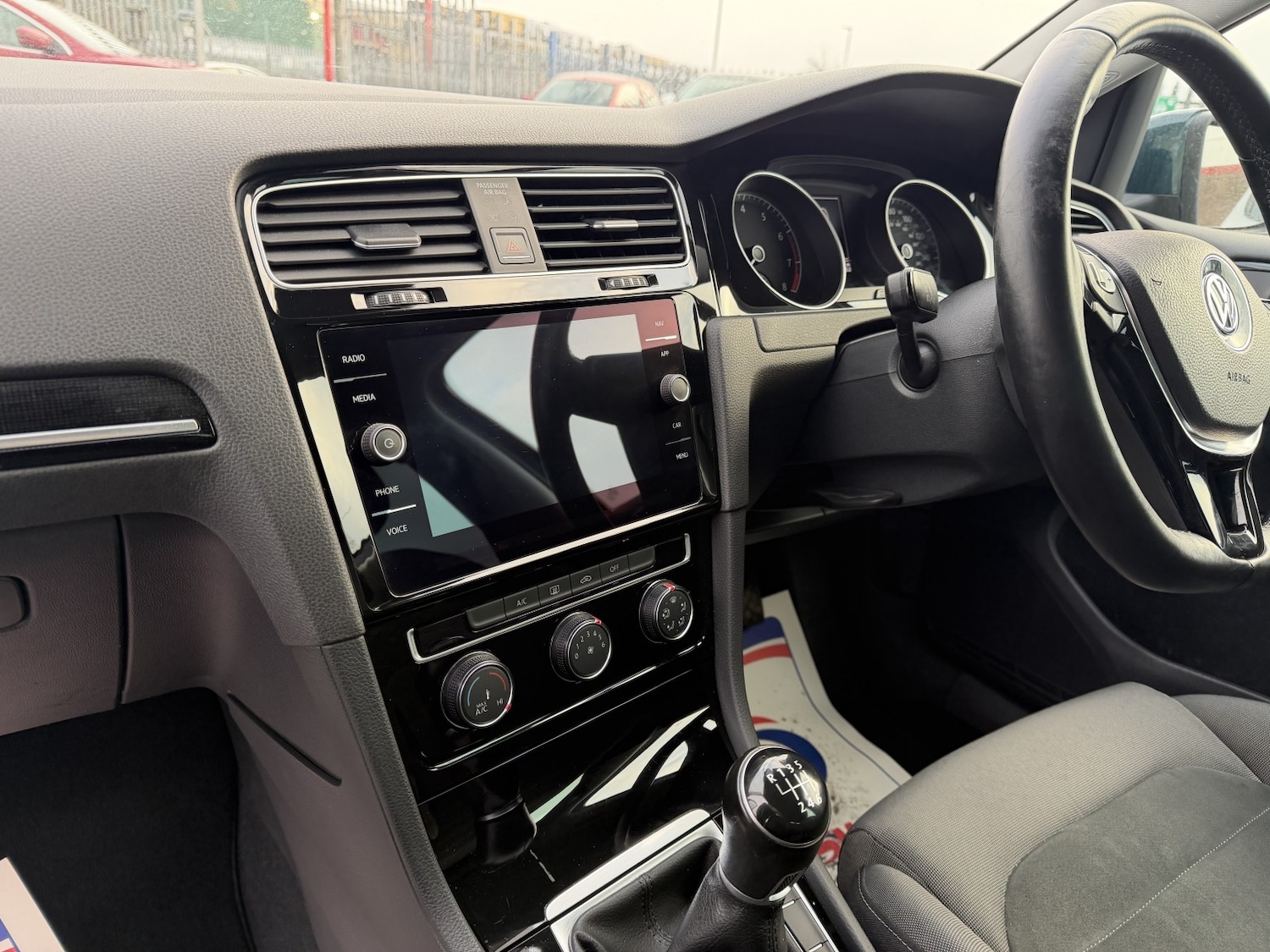 Used Volkswagen Golf 2017 for sale - 76312433: Photo 59