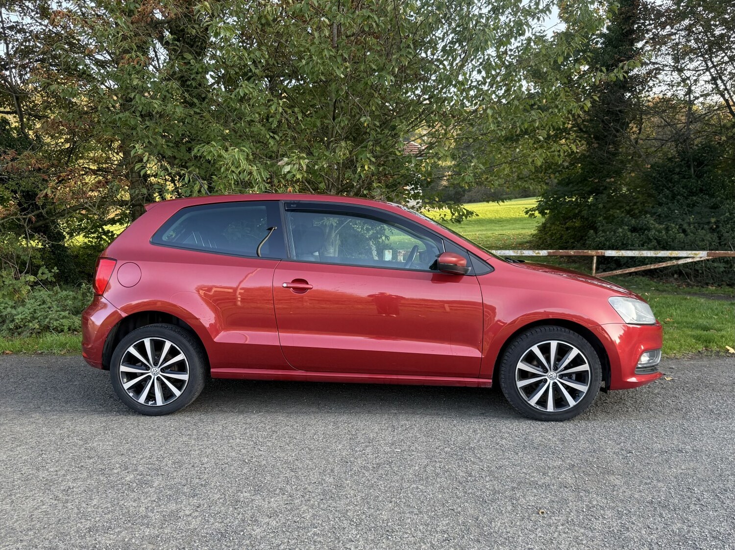 Used Volkswagen Polo 2014 for sale - 76312412: Photo 2