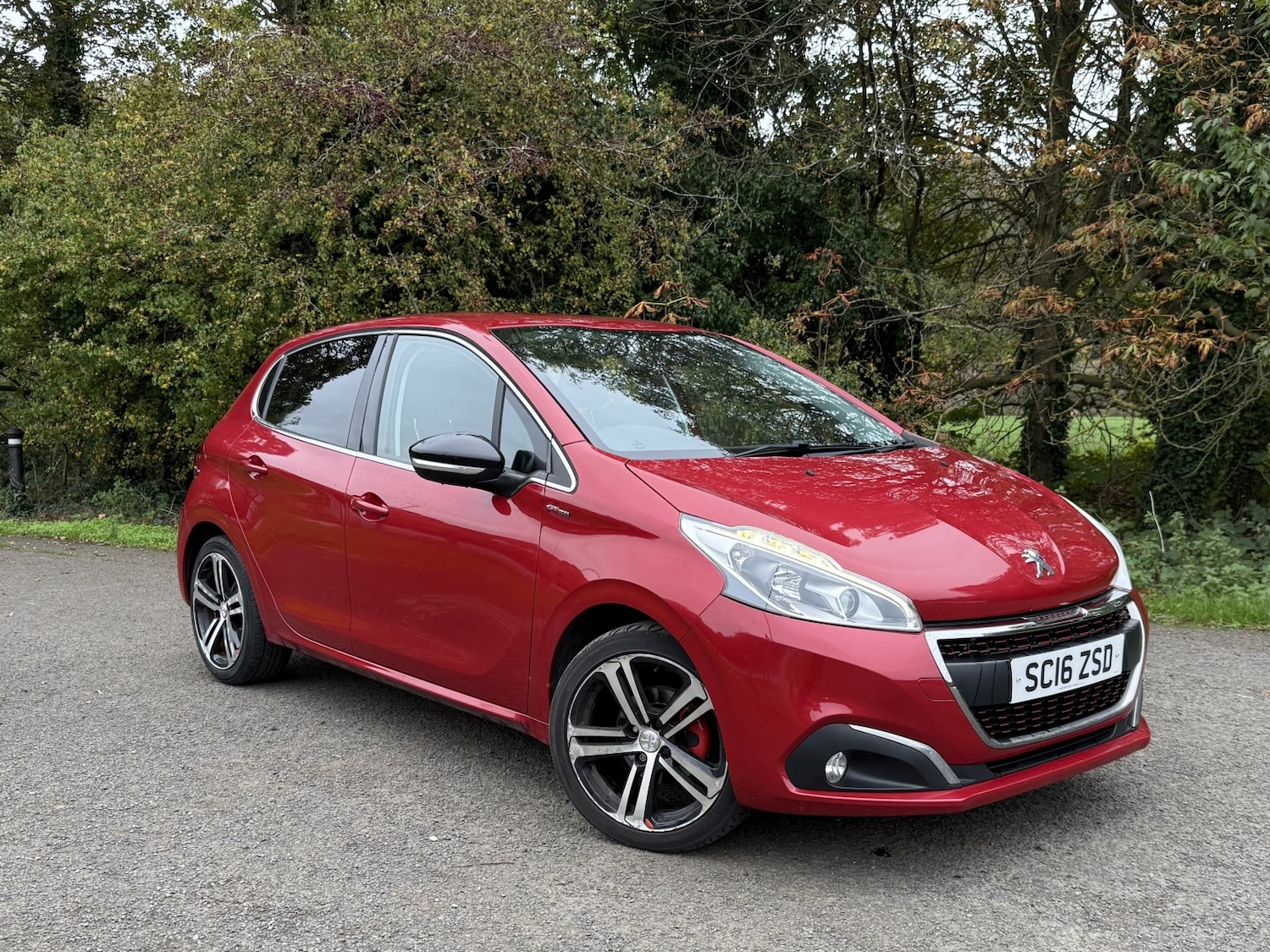 Used Peugeot 208 2016 for sale - 76312441: Photo 2