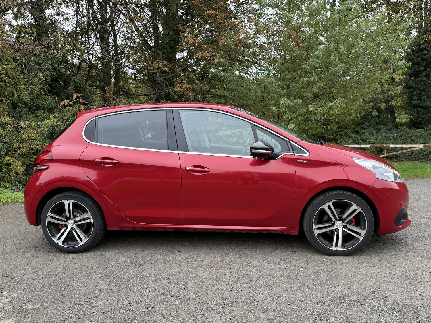 Used Peugeot 208 2016 for sale - 76312441: Photo 6