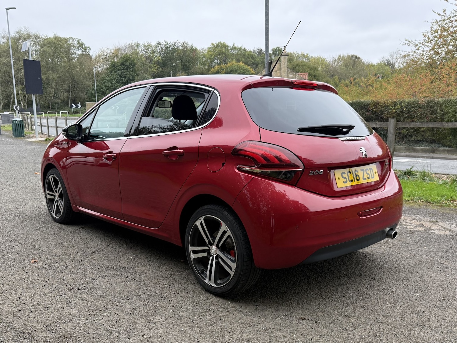 Used Peugeot 208 2016 for sale - 76312441: Photo 7