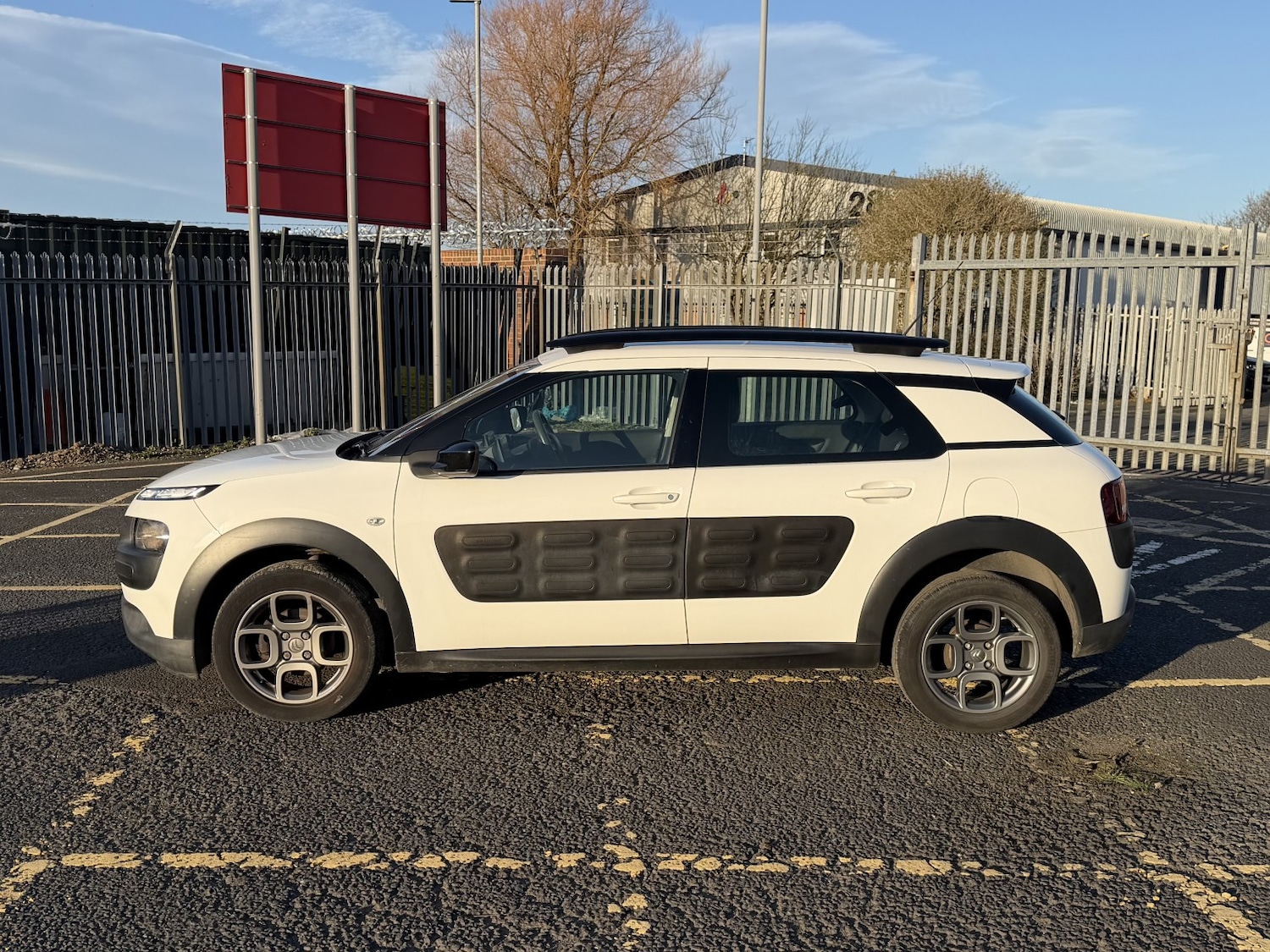 Used Citroen C4 Cactus 2017 for sale - 77931237: Photo 11
