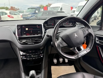 Used Peugeot 208 2018 for sale - 79163848: Photo