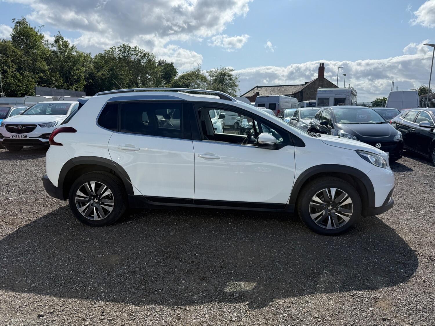 Used Peugeot 2008 2016 for sale - 76794362: Photo 2