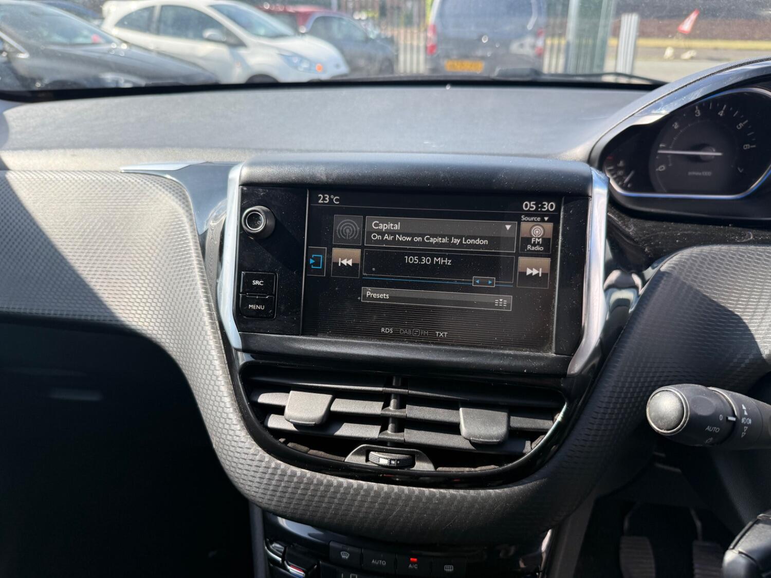 Used Peugeot 2008 2016 for sale - 76794362: Photo 26