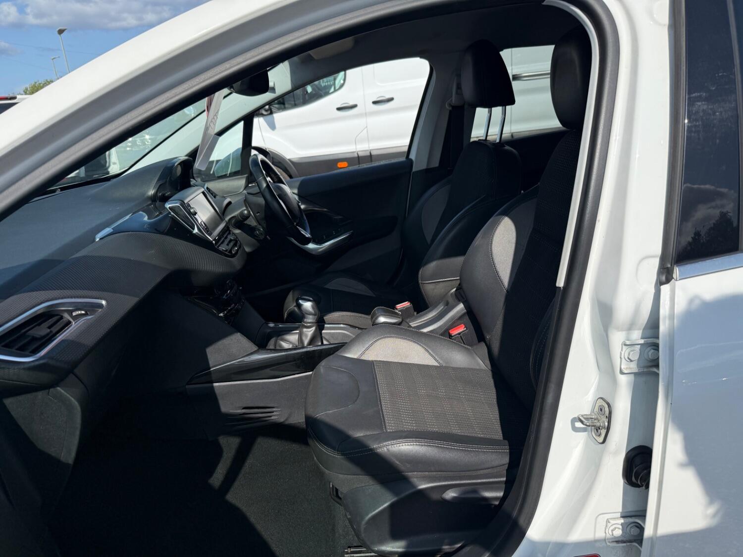 Used Peugeot 2008 2016 for sale - 76794362: Photo 31