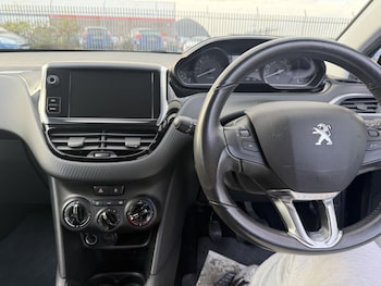 Used Peugeot 208 2018 for sale - 77403623: Photo