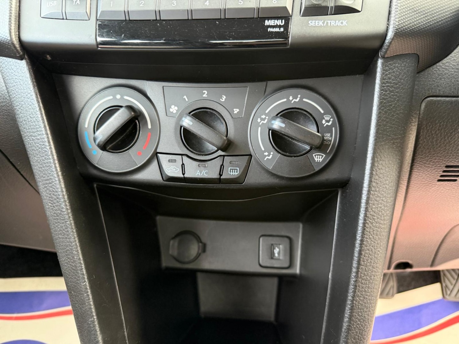 Used Suzuki Swift 2015 for sale - 75391098: Photo 52