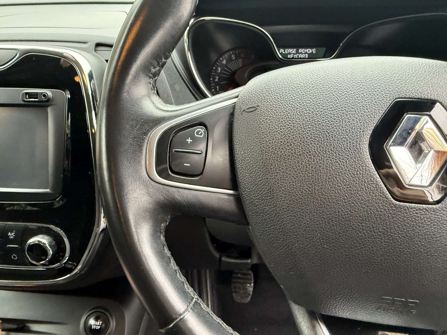 Used Renault Captur 2017 for sale - 76554029: Photo 30